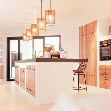 Villa Fully Staffed Sea Front With Private Sommelier
