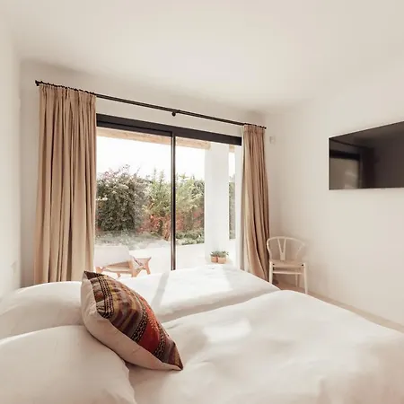 Villa Fully Staffed Sea Front With Private Sommelier *